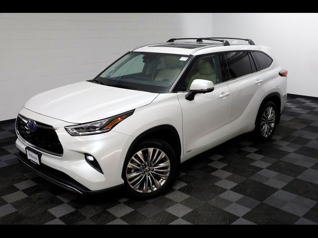 2024 Toyota Highlander Hybrid Platinum