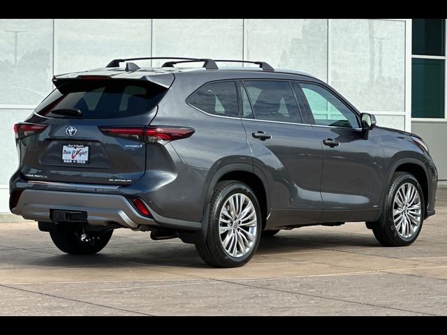 2024 Toyota Highlander Hybrid Platinum