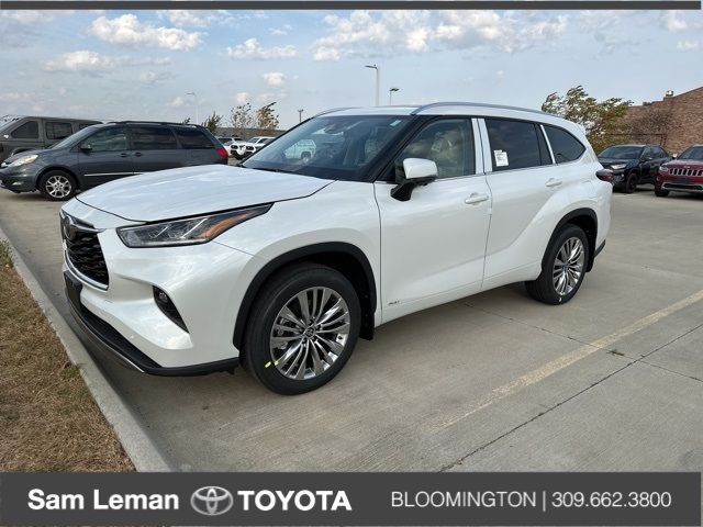 2024 Toyota Highlander Hybrid Platinum