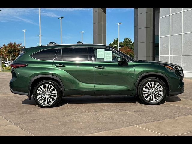 2024 Toyota Highlander Hybrid Platinum