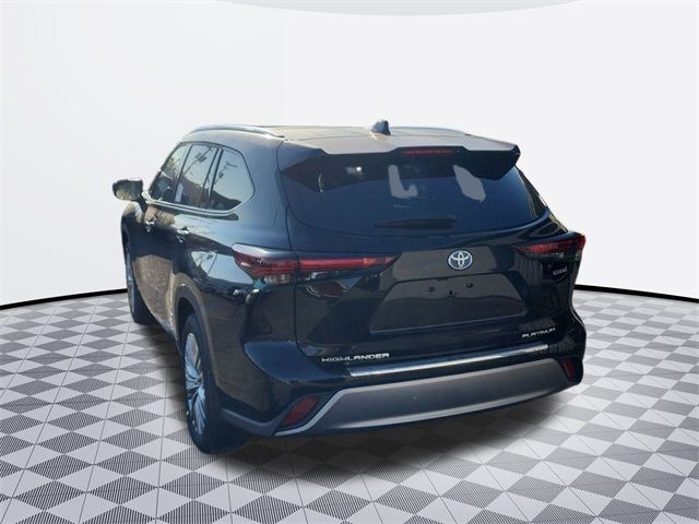 2024 Toyota Highlander Hybrid Platinum