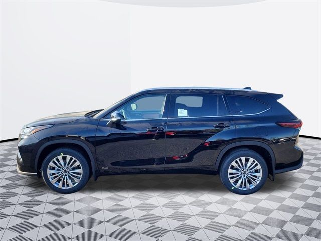 2024 Toyota Highlander Hybrid Platinum