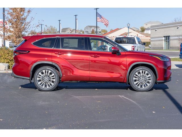 2024 Toyota Highlander Hybrid Platinum