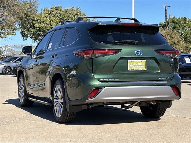 2024 Toyota Highlander Hybrid Platinum