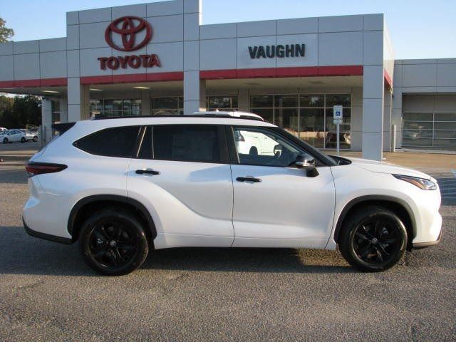 2024 Toyota Highlander 