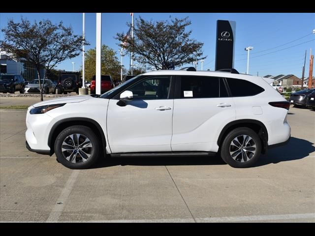 2024 Toyota Highlander Hybrid XLE