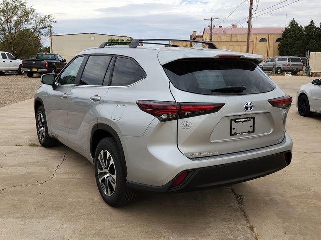 2024 Toyota Highlander Hybrid XLE