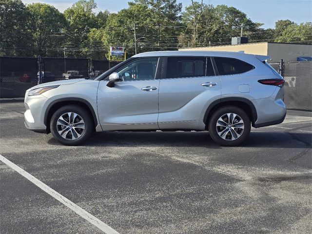 2024 Toyota Highlander Hybrid XLE