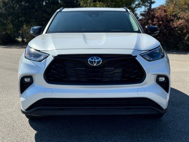 2024 Toyota Highlander Hybrid XLE Nightshade