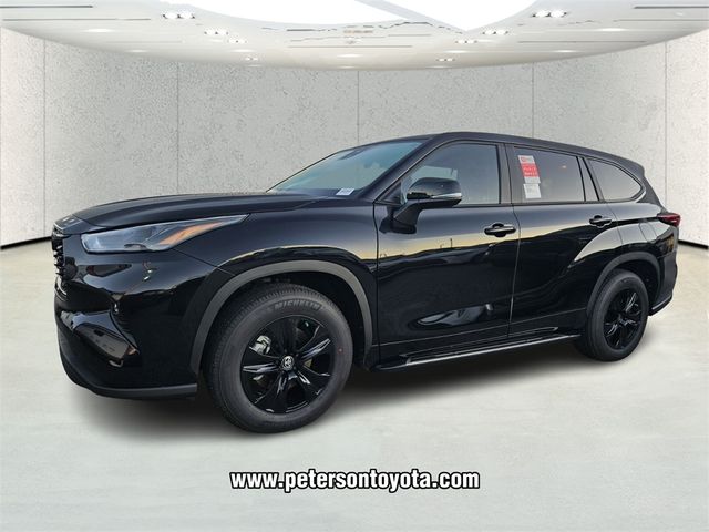 2024 Toyota Highlander Hybrid LE Nightshade