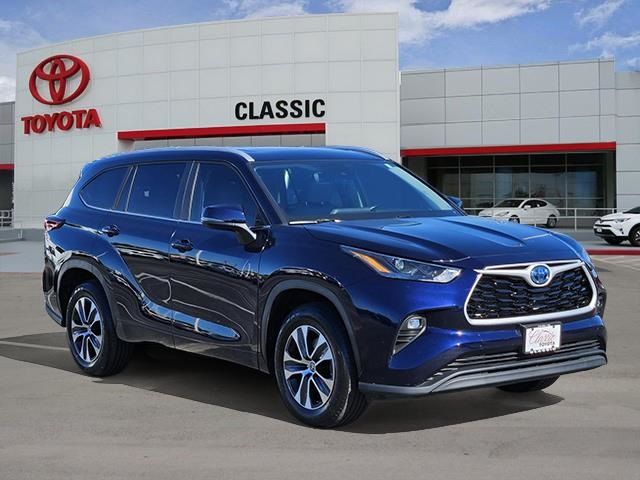 2024 Toyota Highlander Hybrid XLE