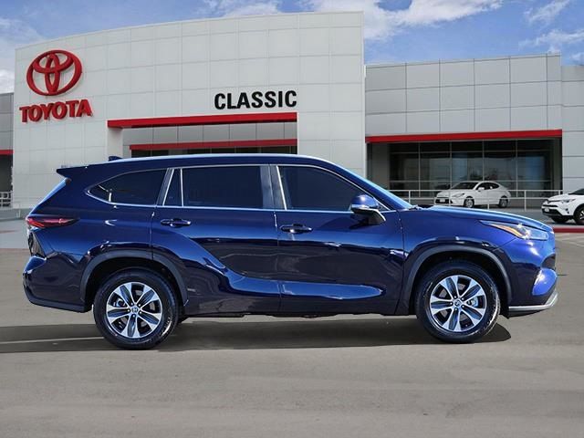 2024 Toyota Highlander Hybrid XLE