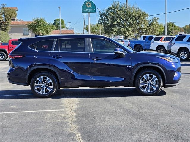 2024 Toyota Highlander Hybrid XLE