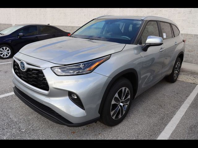 2024 Toyota Highlander Hybrid XLE