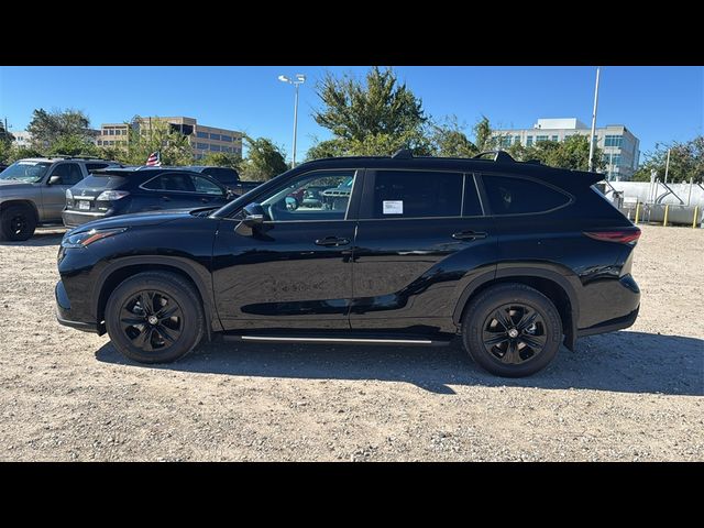 2024 Toyota Highlander Hybrid XLE Nightshade