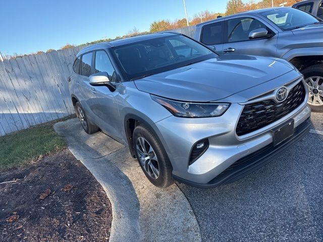 2024 Toyota Highlander Hybrid XLE