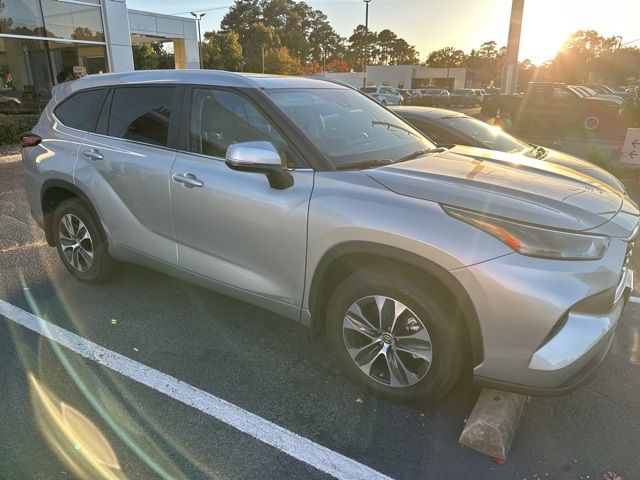 2024 Toyota Highlander Hybrid XLE