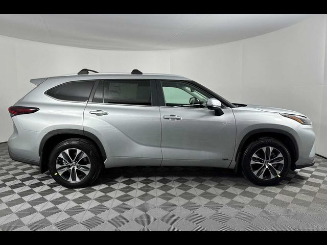 2024 Toyota Highlander Hybrid XLE