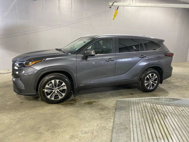 2024 Toyota Highlander Hybrid XLE