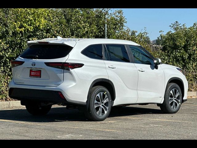 2024 Toyota Highlander Hybrid XLE