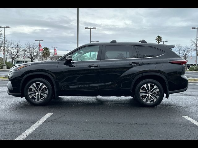 2024 Toyota Highlander Hybrid XLE