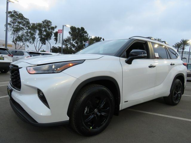 2024 Toyota Highlander Hybrid XLE Nightshade