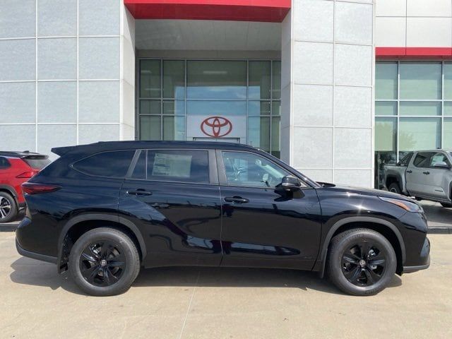 2024 Toyota Highlander Hybrid XLE Nightshade