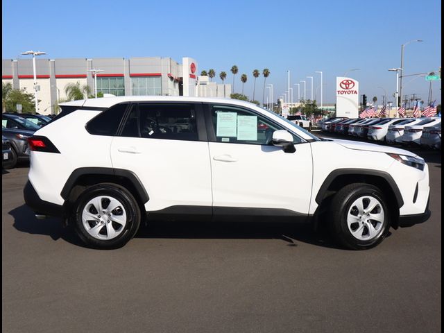 2024 Toyota RAV4 LE