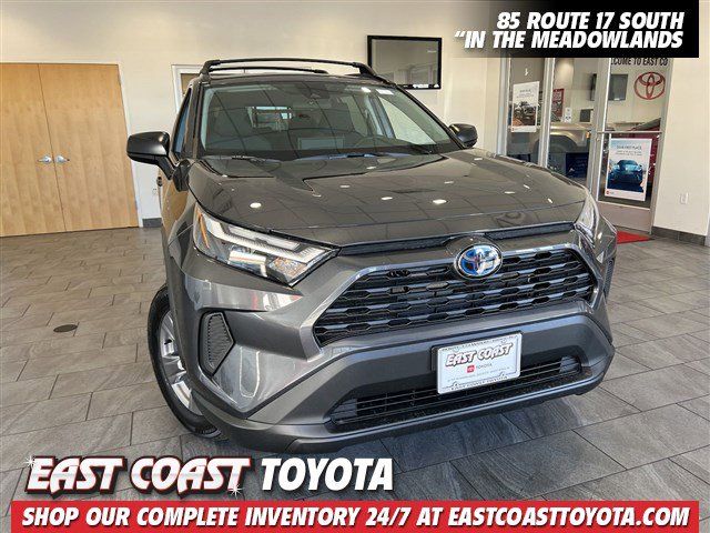 2024 Toyota RAV4 Hybrid LE