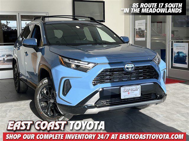 2024 Toyota RAV4 Hybrid SE