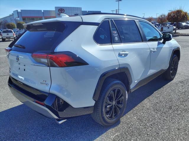 2024 Toyota RAV4 Hybrid SE