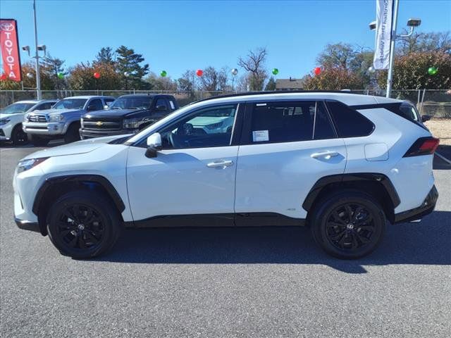 2024 Toyota RAV4 Hybrid SE