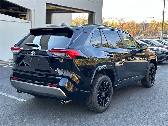 2024 Toyota RAV4 Hybrid SE