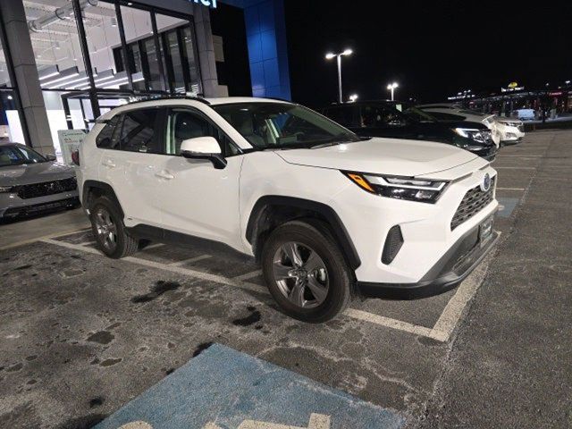 2024 Toyota RAV4 Hybrid XLE