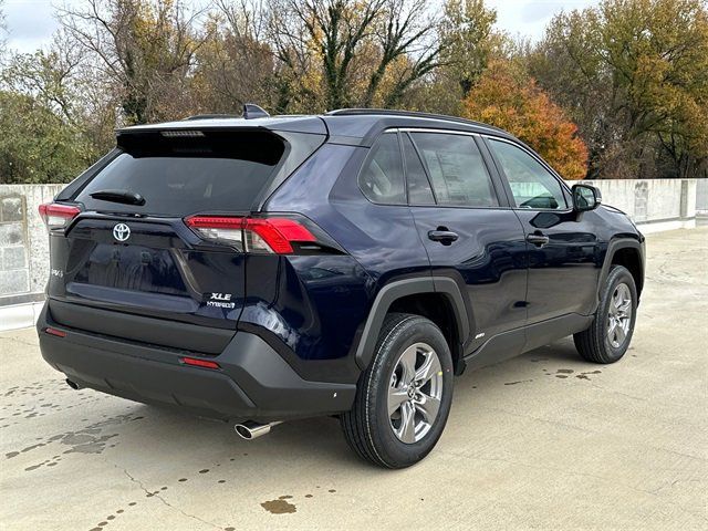 2024 Toyota RAV4 Hybrid XLE