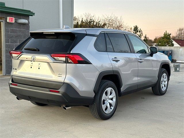 2024 Toyota RAV4 LE