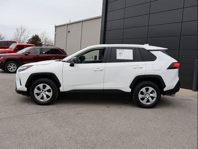 2024 Toyota RAV4 LE