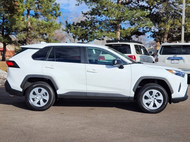 2024 Toyota RAV4 LE