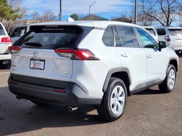 2024 Toyota RAV4 LE