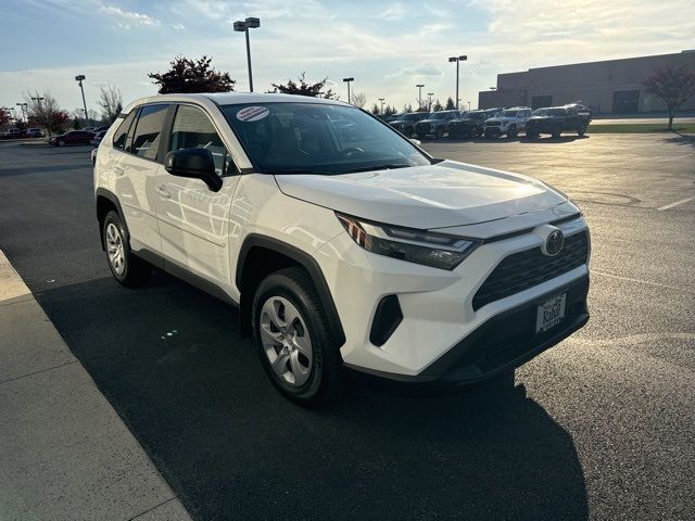 2024 Toyota RAV4 LE