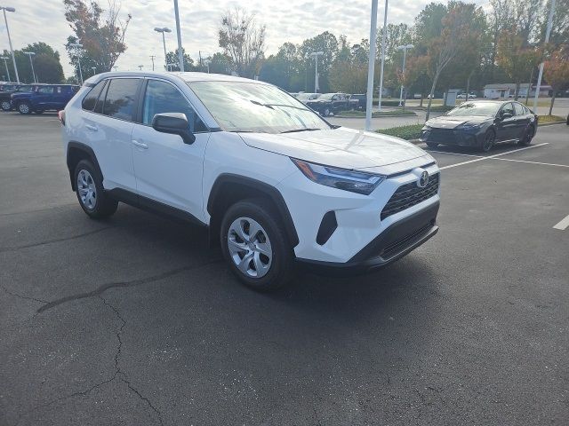 2024 Toyota RAV4 LE