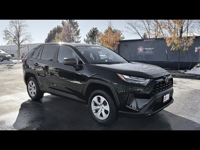 2024 Toyota RAV4 LE