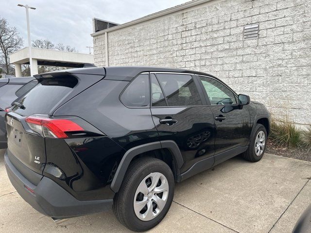 2024 Toyota RAV4 LE