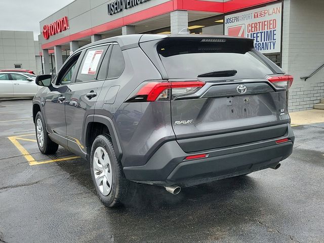 2024 Toyota RAV4 LE