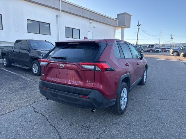 2024 Toyota RAV4 LE