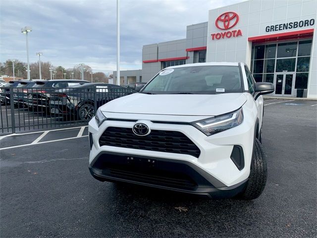 2024 Toyota RAV4 LE