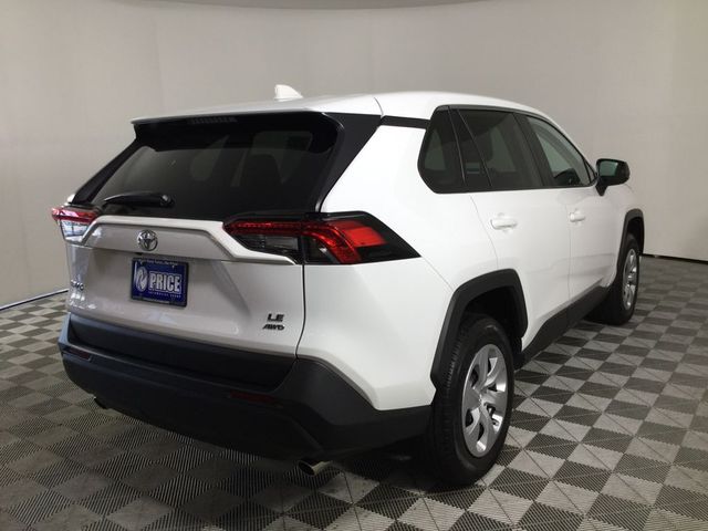 2024 Toyota RAV4 LE