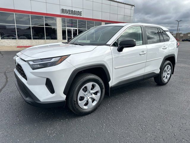 2024 Toyota RAV4 LE