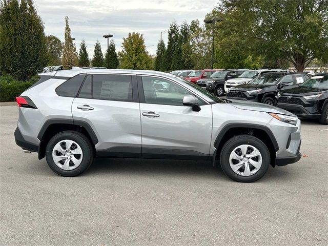 2024 Toyota RAV4 LE