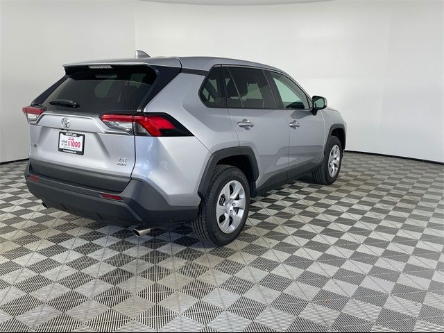 2024 Toyota RAV4 LE